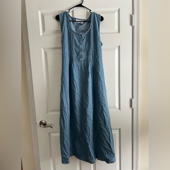 The vermont country store Dresses & Skirts - The Vermont Country Store Blue Denim Tie-Back Buttons Pockets Maxi Dress Large